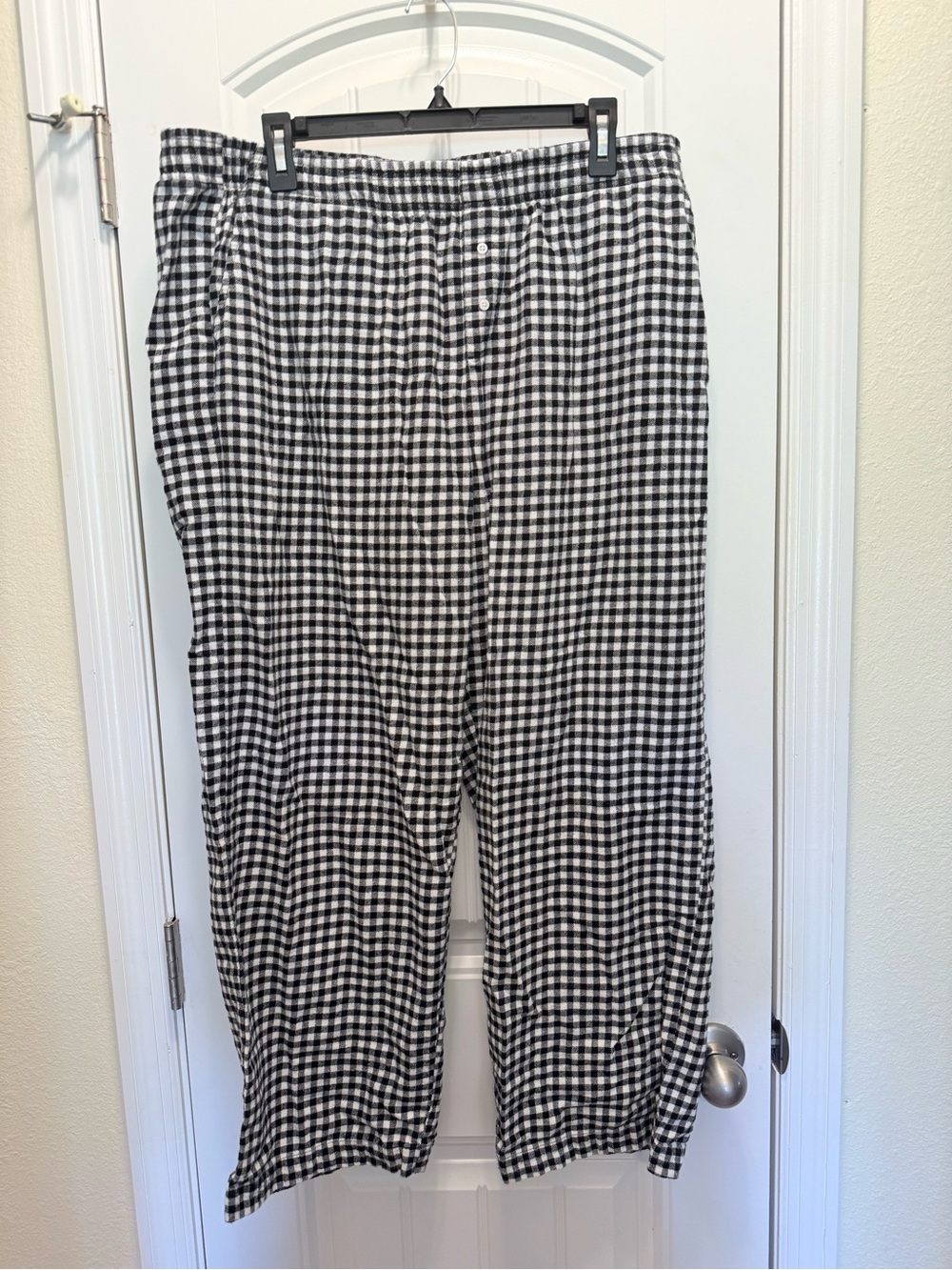Black and White Gingham women’s pajama Pants - Picture 1 of 3